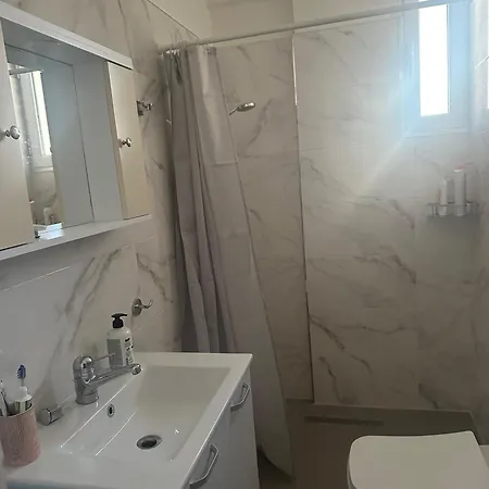 & Comfy Vlorë